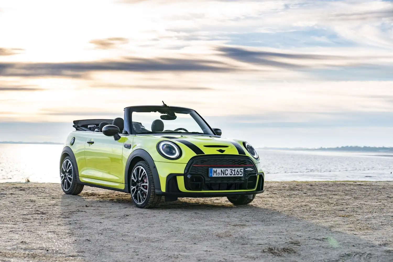 Detaylı İnceleme: 2021 Mini Convertible (F57, Facelift 2021) JCW 2.0 (231 Hp)
